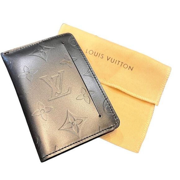 LOUIS VUITTON Monogram Mat Clochette Key Ring - Picture 4 of 4